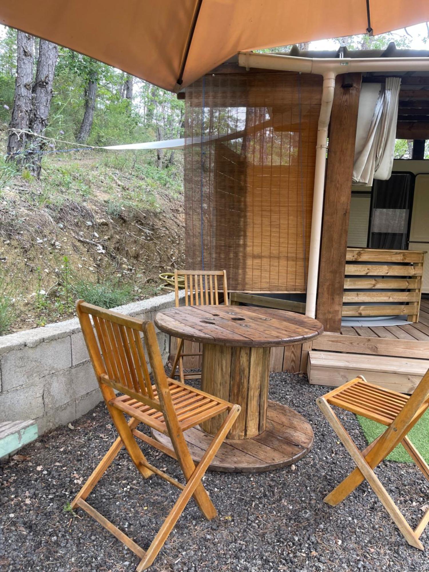 Caravanes De Provence Aiglun  Ngoại thất bức ảnh