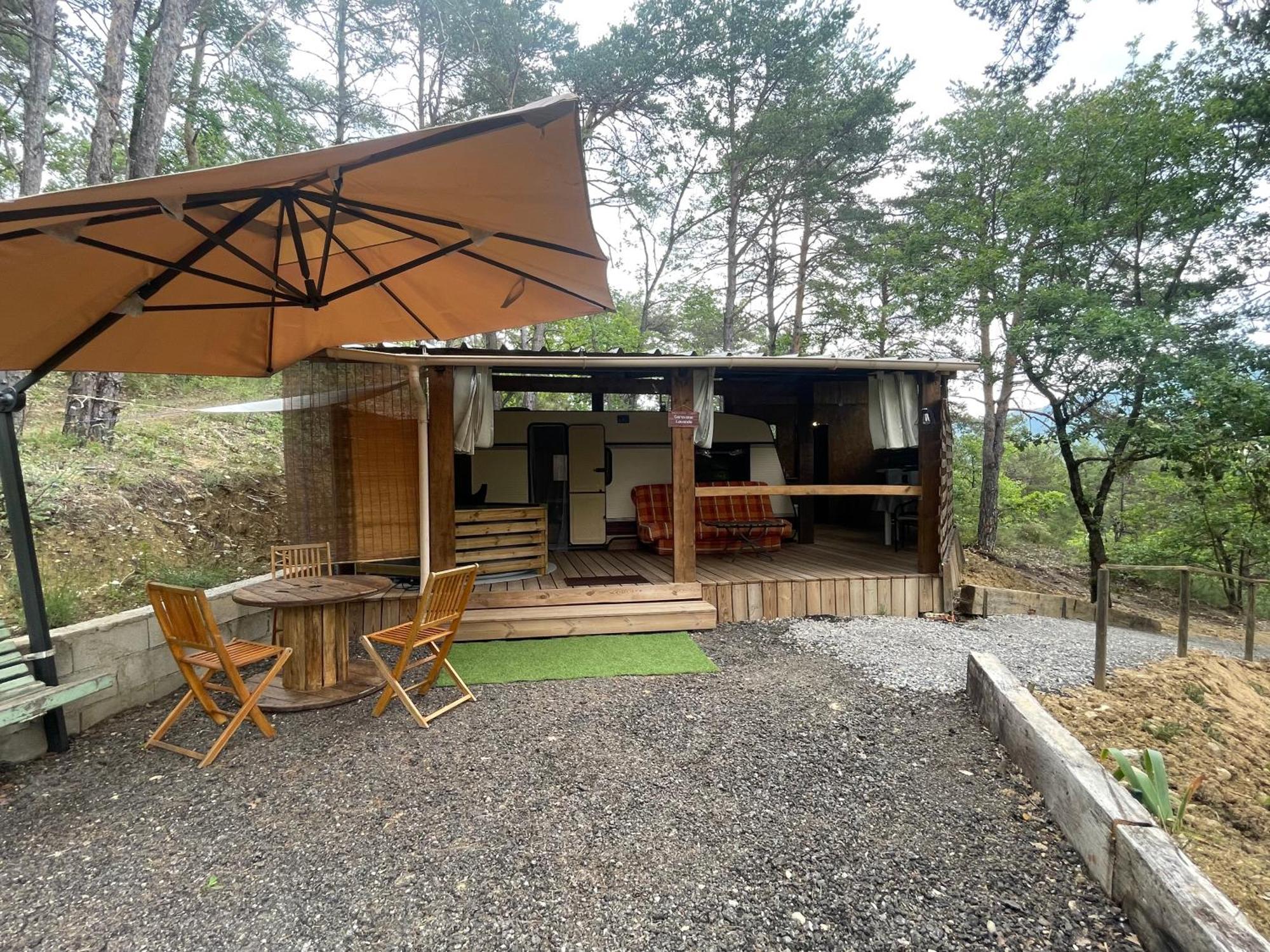 Caravanes De Provence Aiglun  Ngoại thất bức ảnh