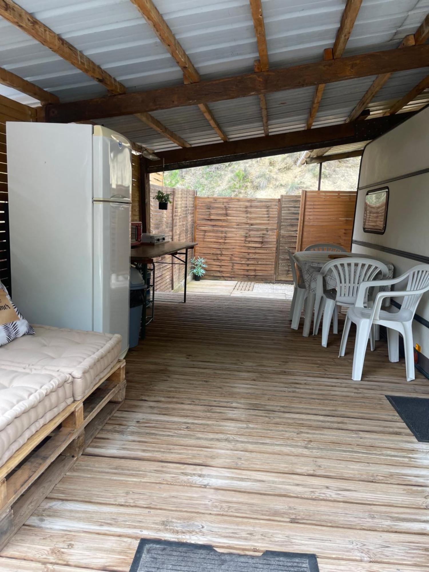 Caravanes De Provence Aiglun  Ngoại thất bức ảnh